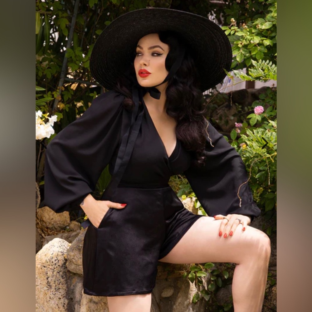 La Femme En Noir Satin Crepe Tap Shorts